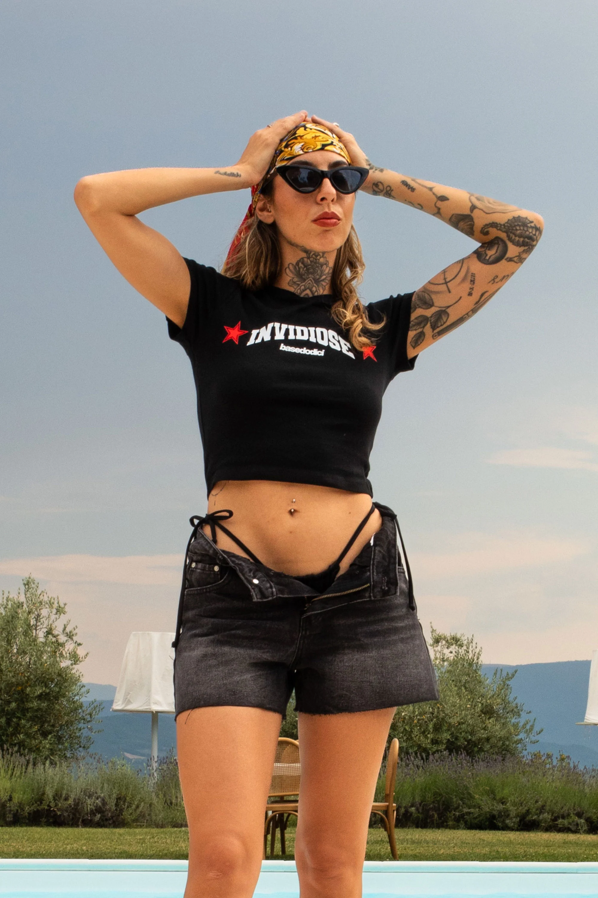 Baby Tee "DIVA" Invidiose Black - Image 2