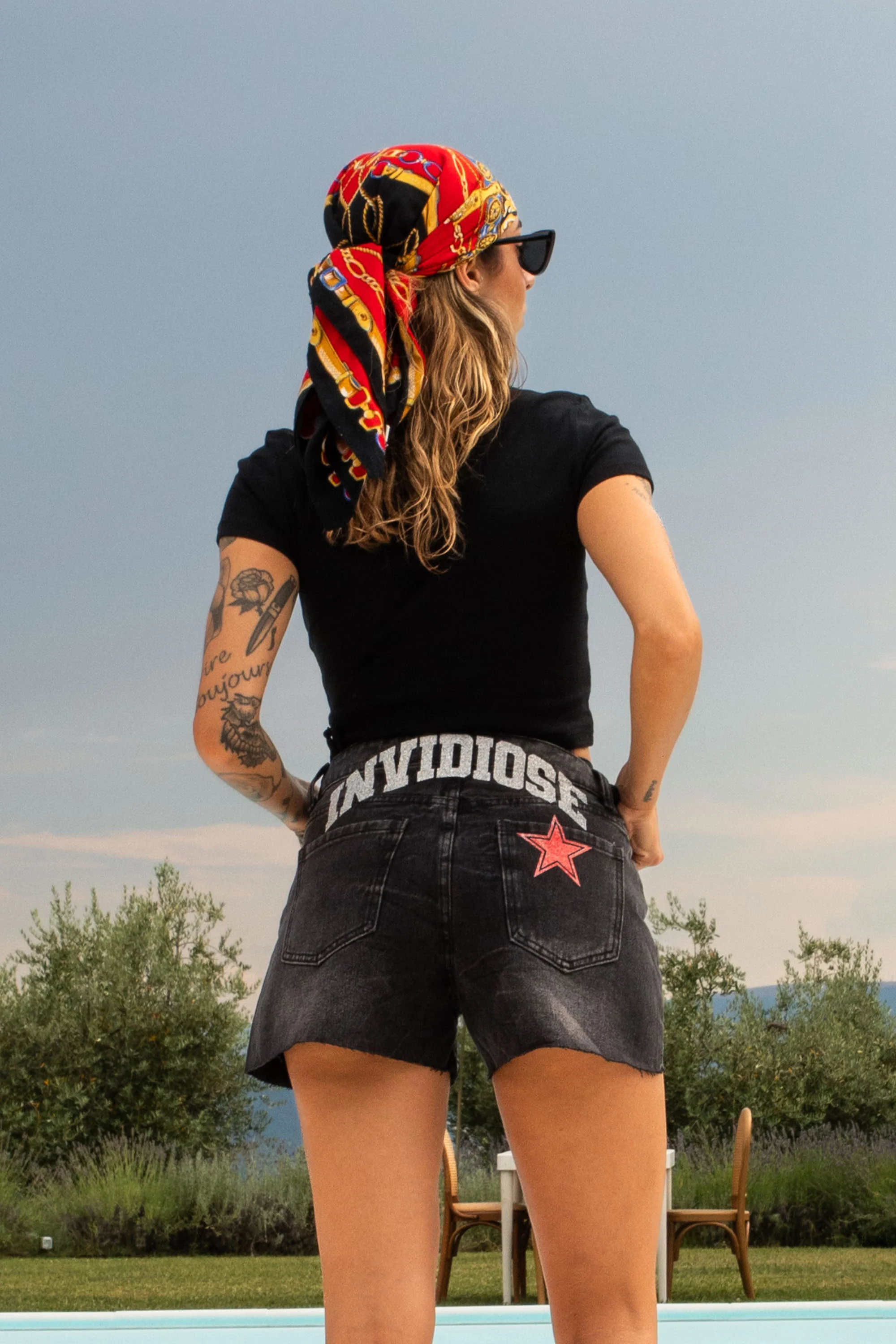Baby Tee "DIVA" Invidiose Black - Image 4