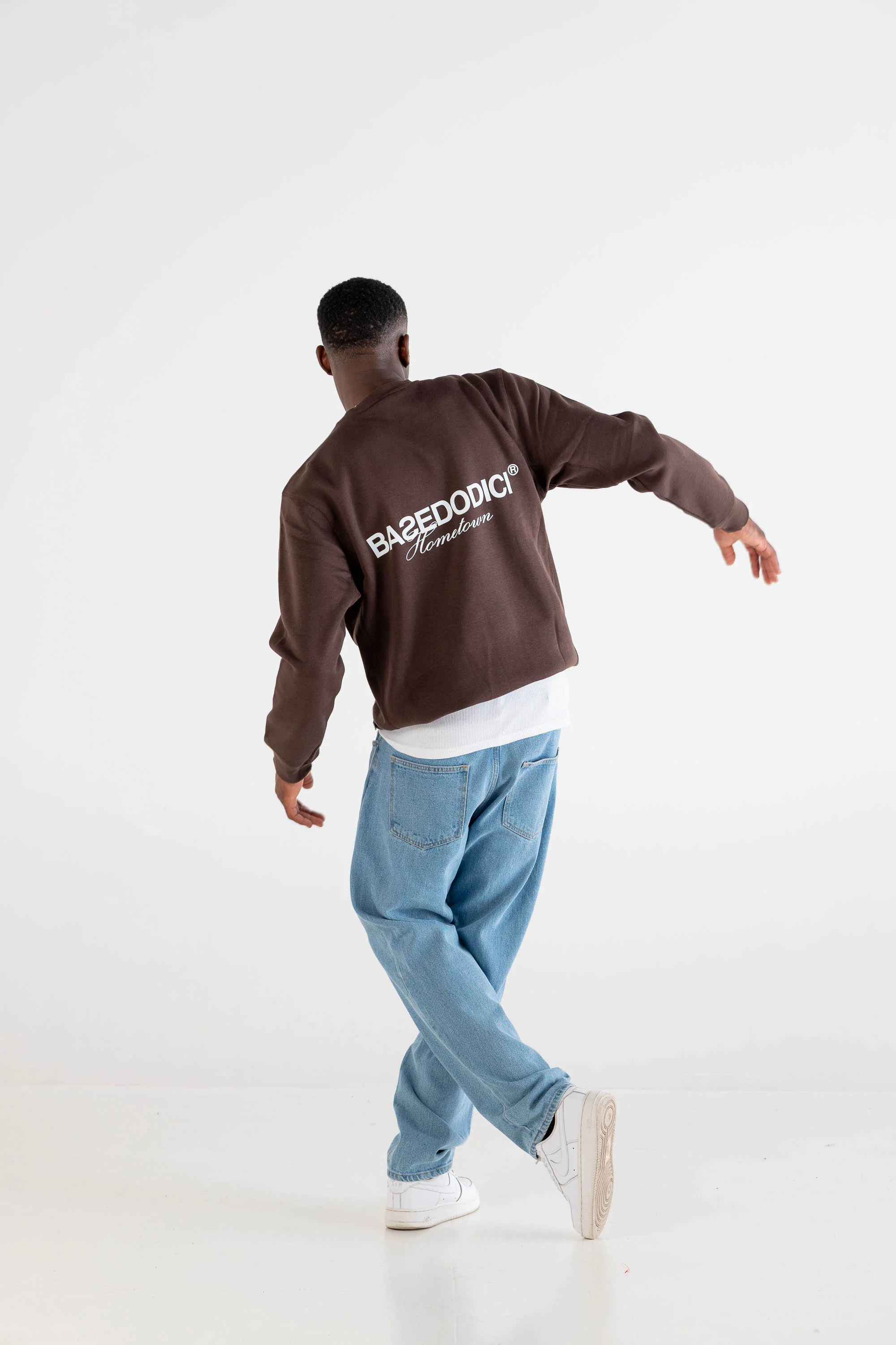 Crewneck “RUSSELLxBASEDODICI" Hometown Brown - Image 9