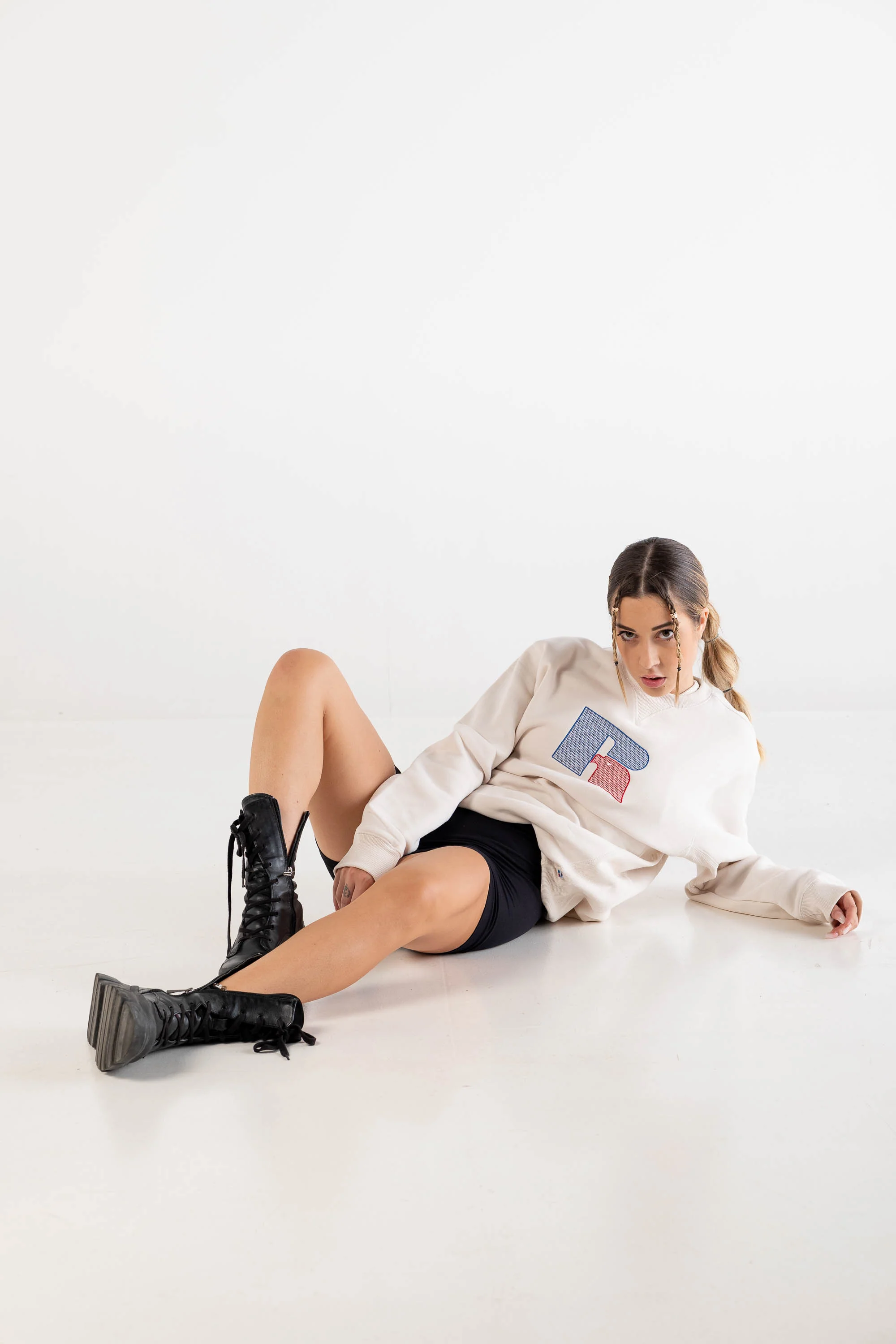 Crewneck “RUSSELLxBASEDODICI" Hometown Cream - Image 8