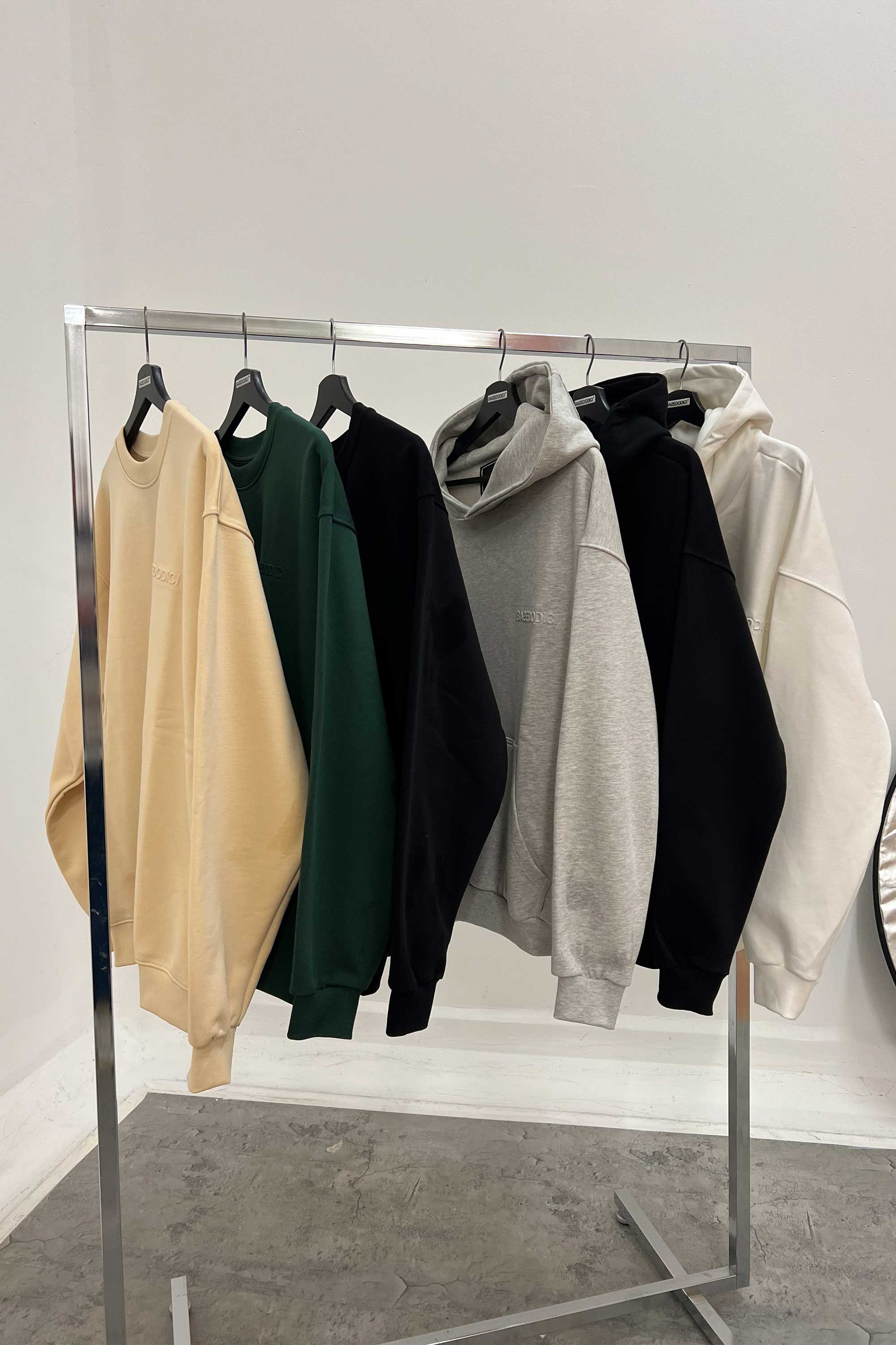 Crewneck "ULTRABASIC" Cream - Image 15