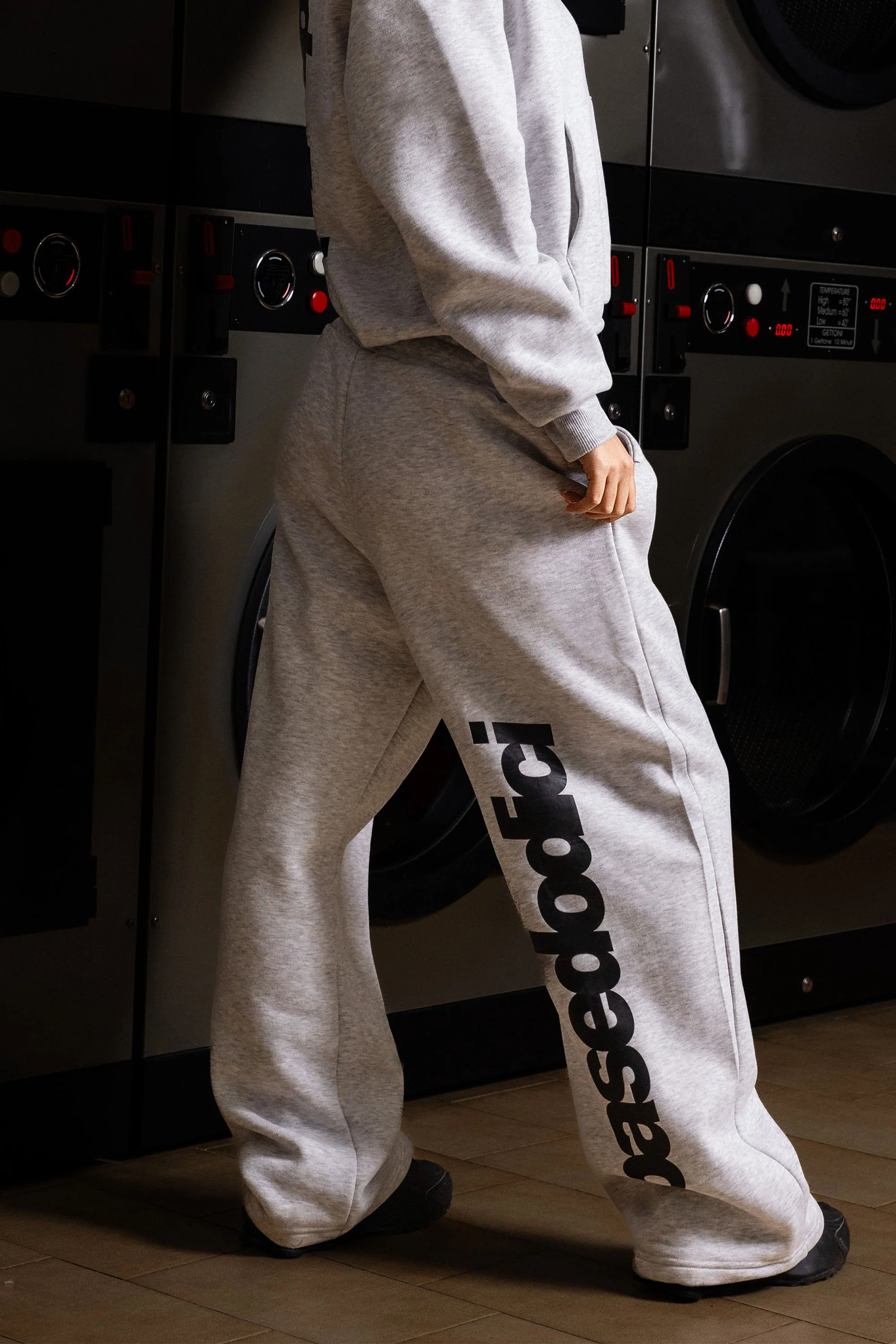 Fleece Pants "COMFY" Vertical Logo AshGrey/Black - Image 14