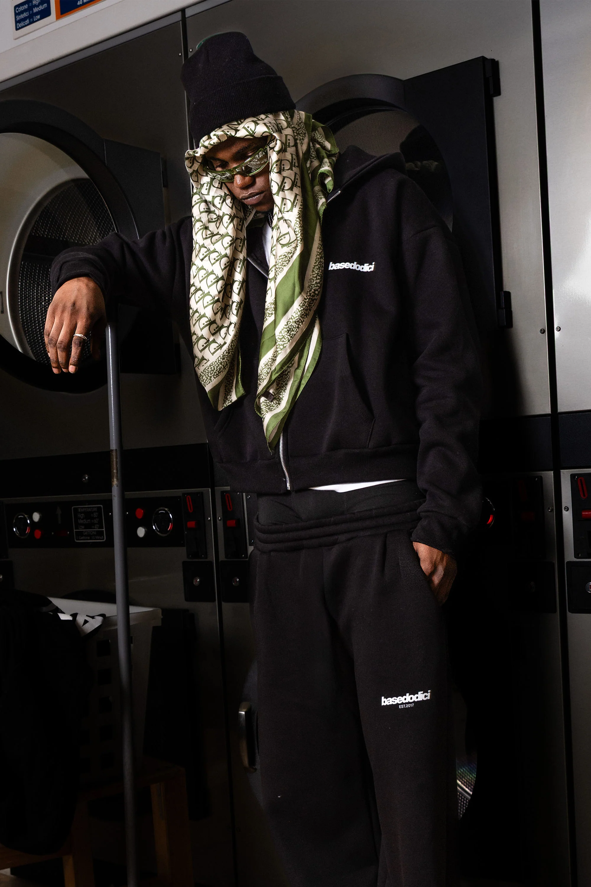 Full Zip "COMFY" Back Logo Black/White - Image 3