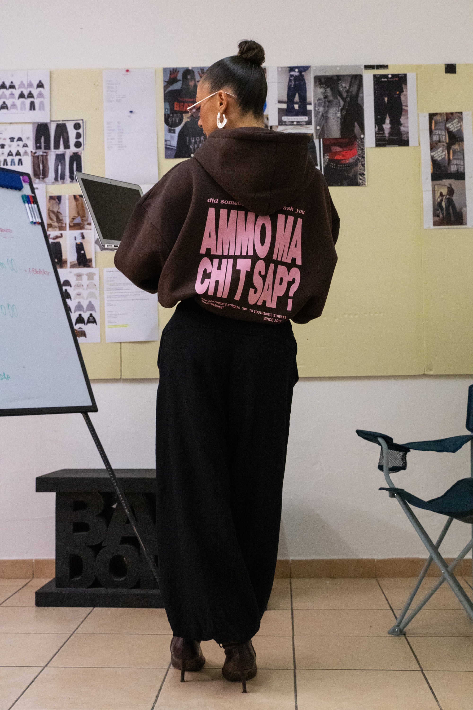 Hoodie "AMMO" CHI'T'SAP Cactus Brown/Pink - Image 4