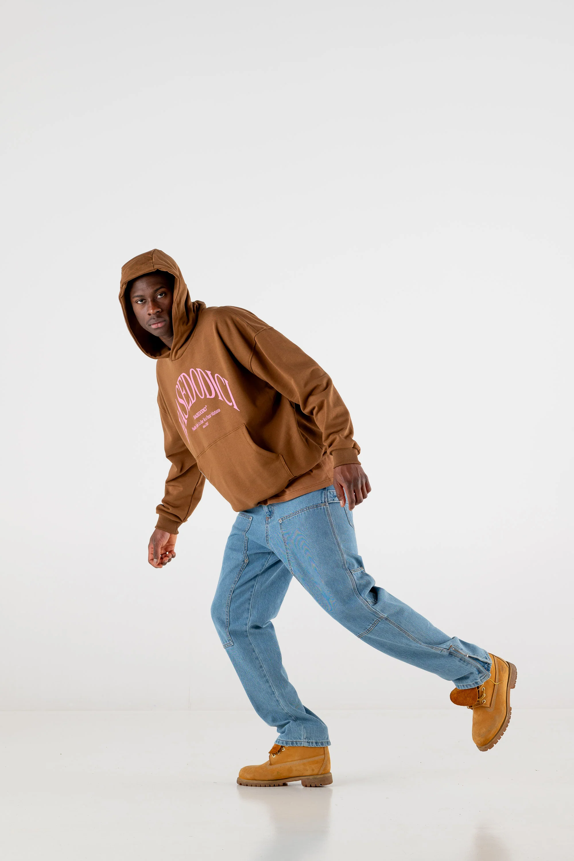 Hoodie Boxy “RESORT” Dove Brown - Image 11