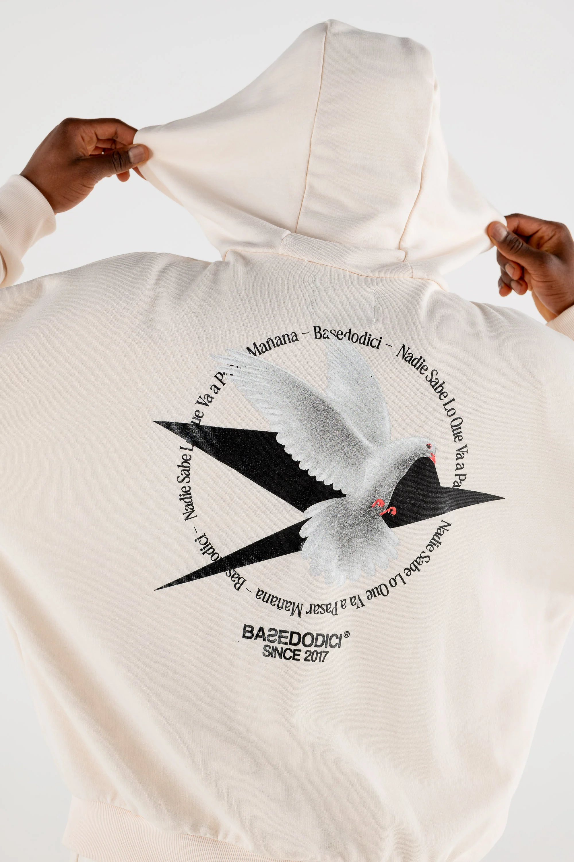 Hoodie Boxy “RESORT” Dove Cream - Image 12