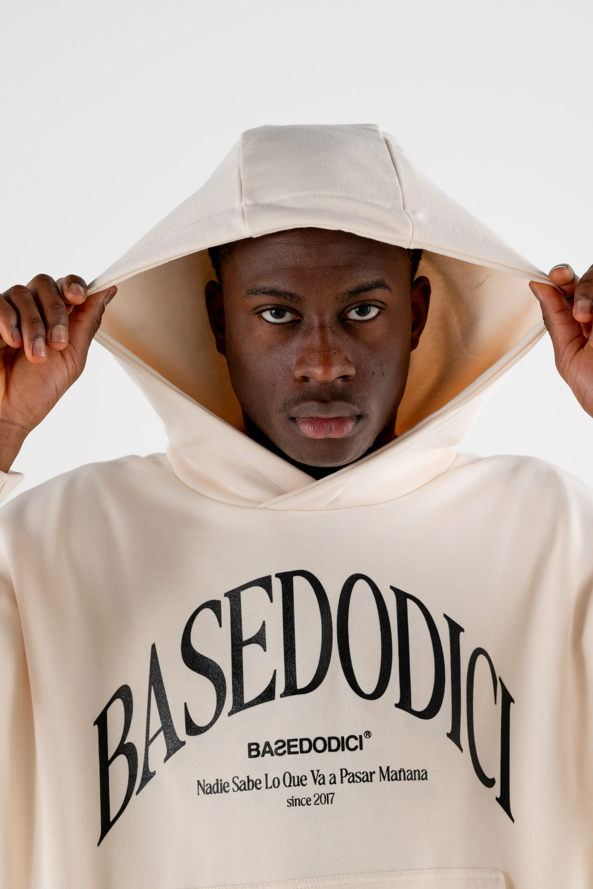 Hoodie Boxy “RESORT” Dove Cream - Image 13