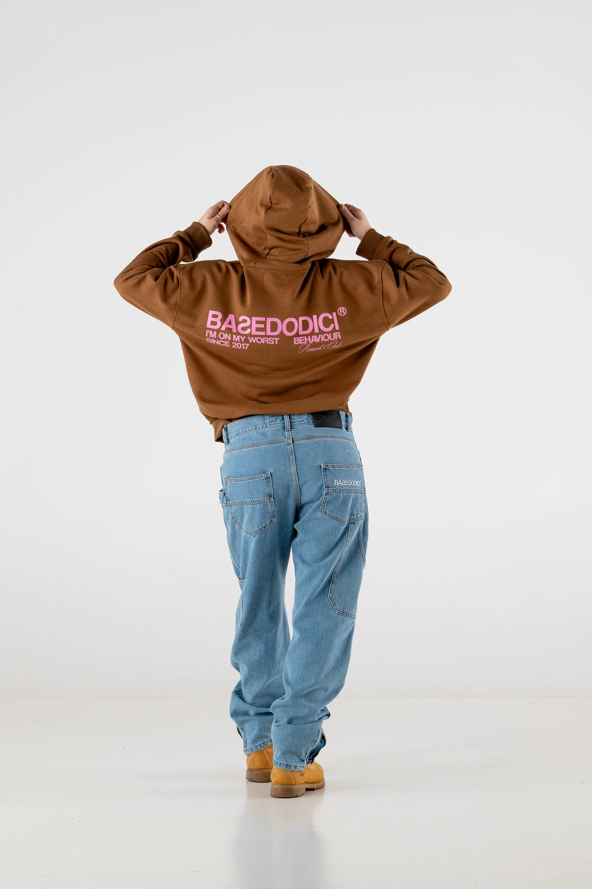 Hoodie Boxy “RESORT” Triple Logo Brown - Image 7