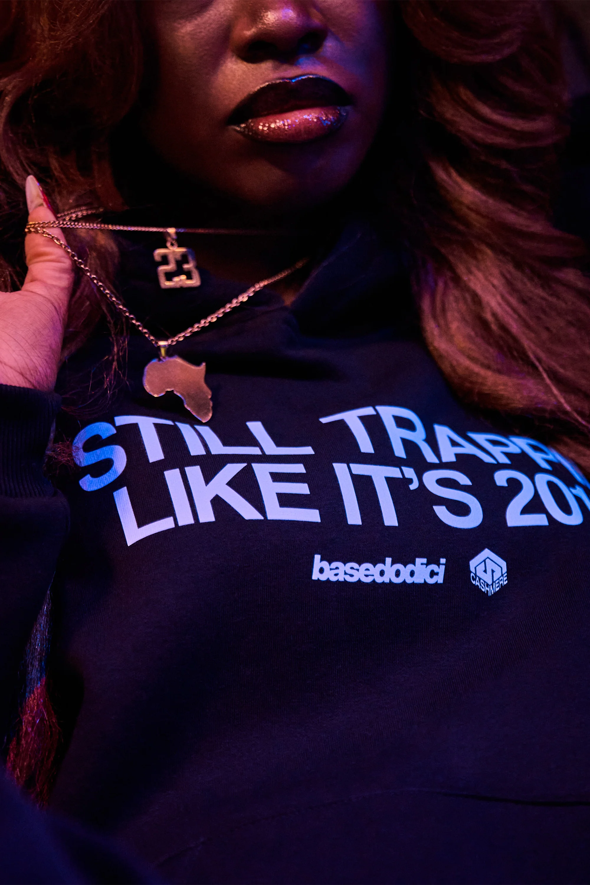 Hoodie "CASHMERExBASEDODICI" StillTrappin Black - Image 3