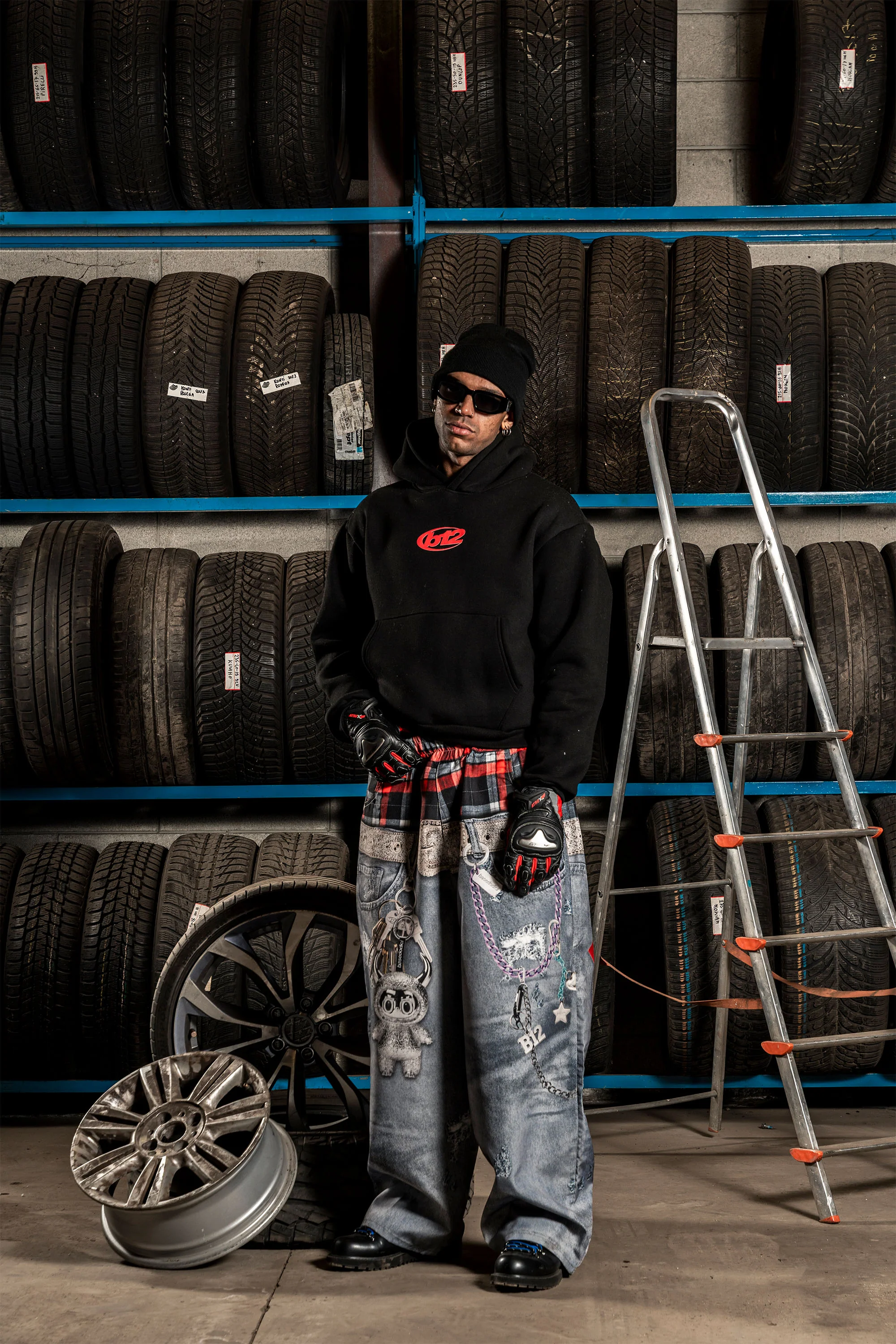 Hoodie "DETROIT" Junkyard Black - Image 10