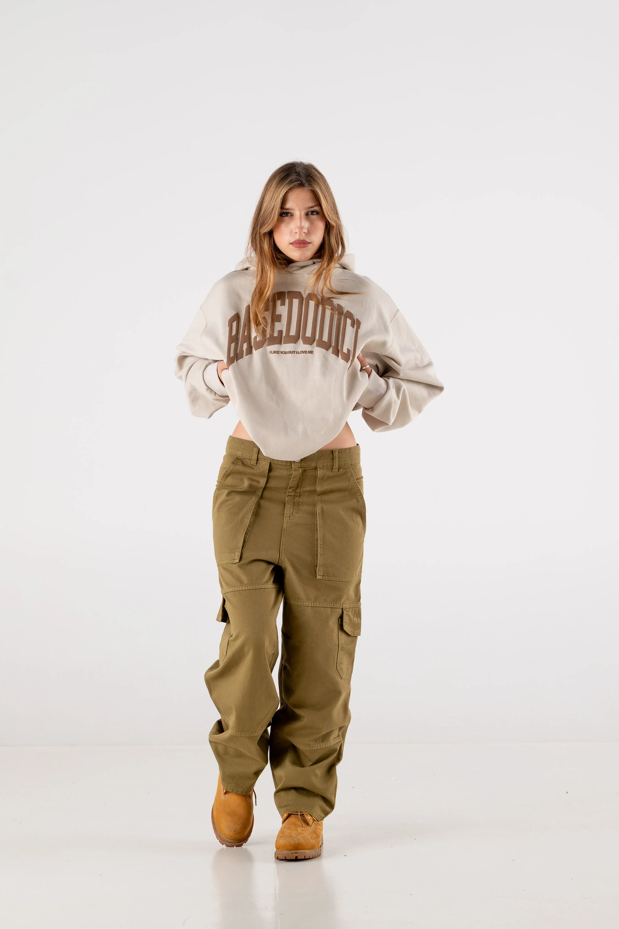 Hoodie "DE LA RUE À LA RUE" ArcLogo Beige - Image 10