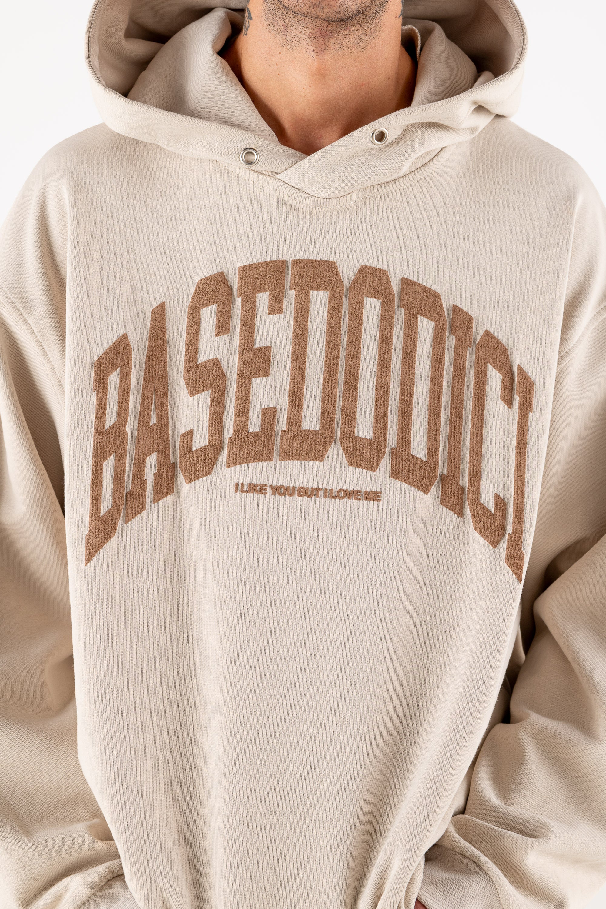 Hoodie "DE LA RUE À LA RUE" ArcLogo Beige - Image 4