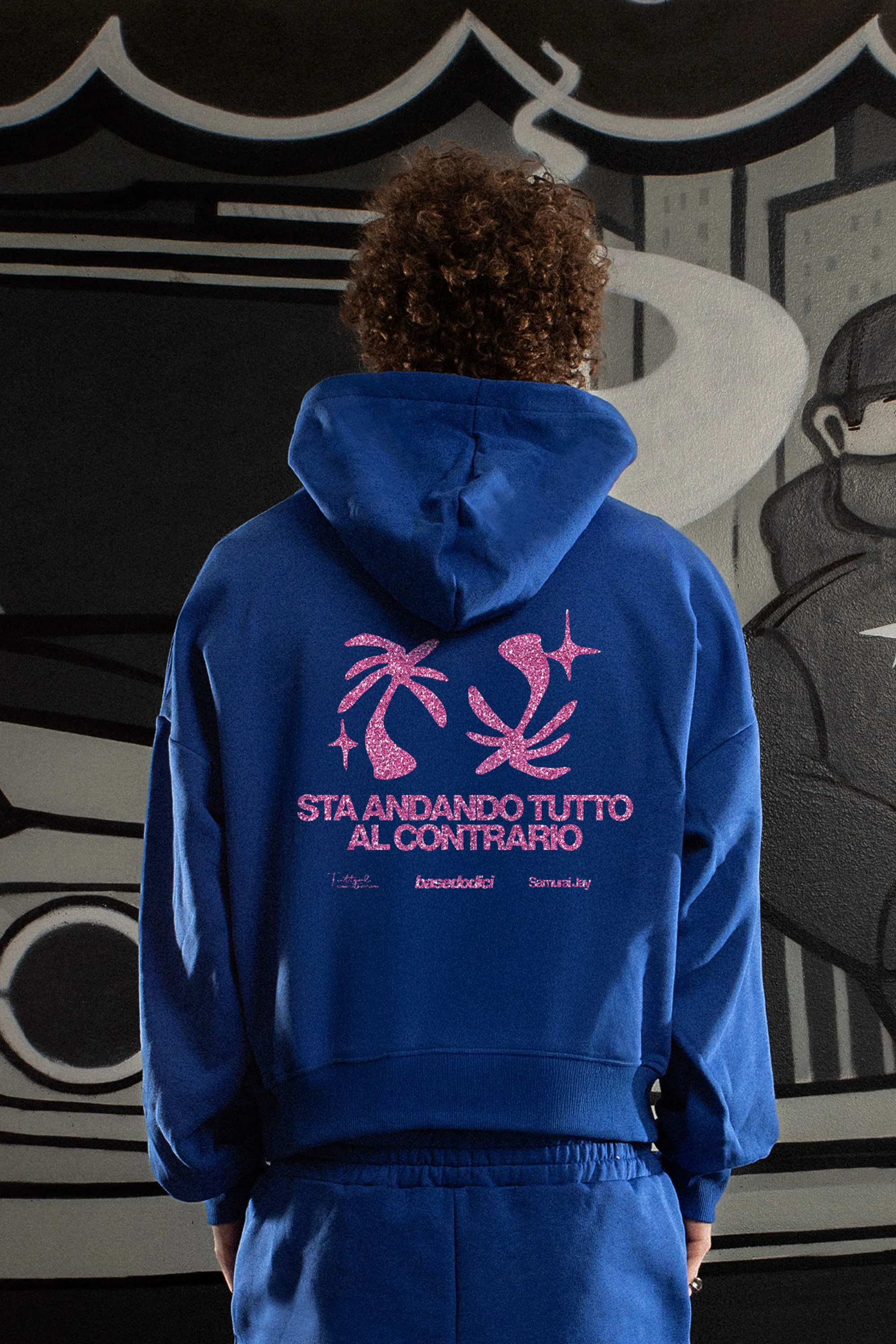 Hoodie "SAMURAIJAYxBASEDODICI" TuttoSbagliato Blue/GlitterPink - Image 3
