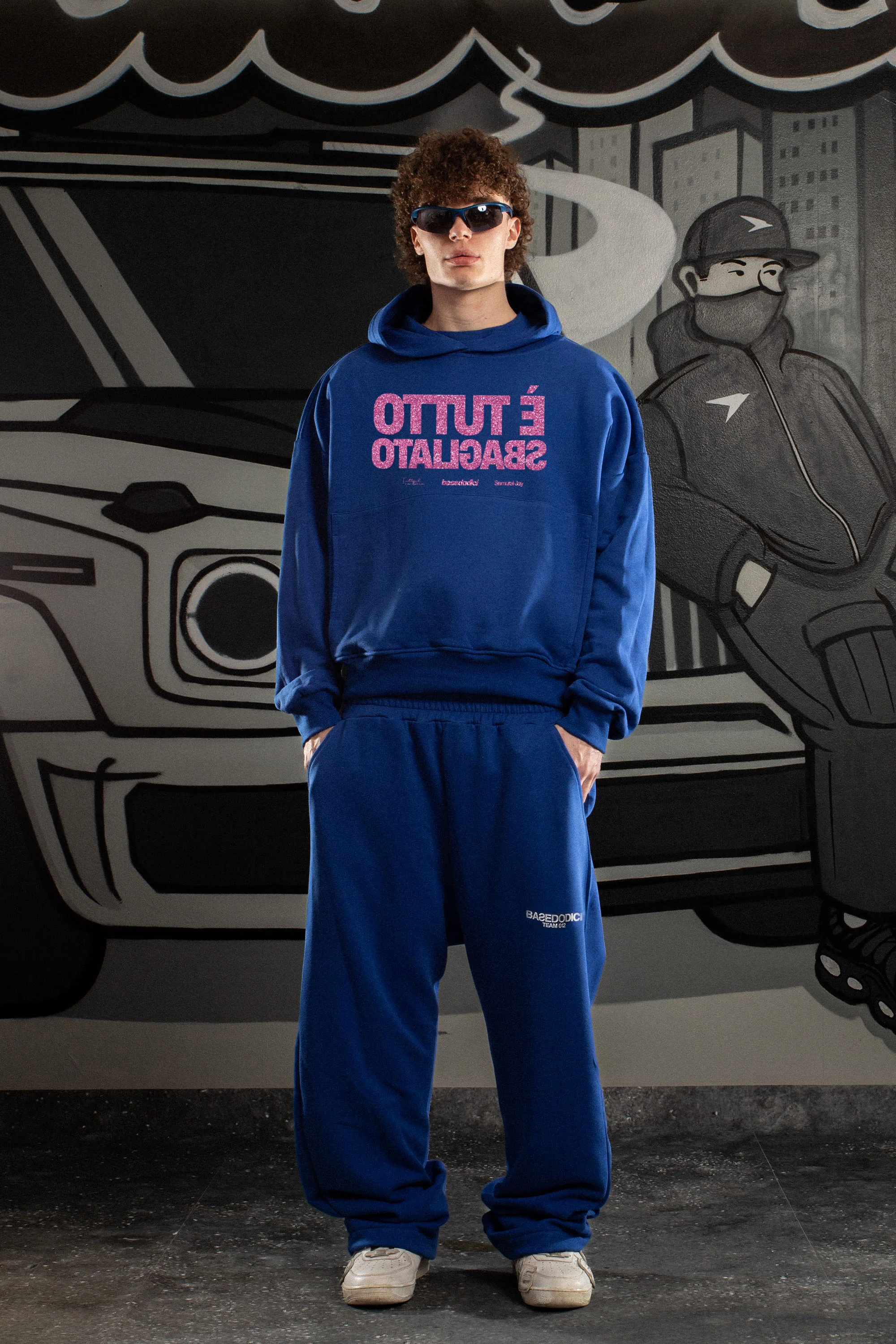 Hoodie "SAMURAIJAYxBASEDODICI" TuttoSbagliato Blue/GlitterPink - Image 4