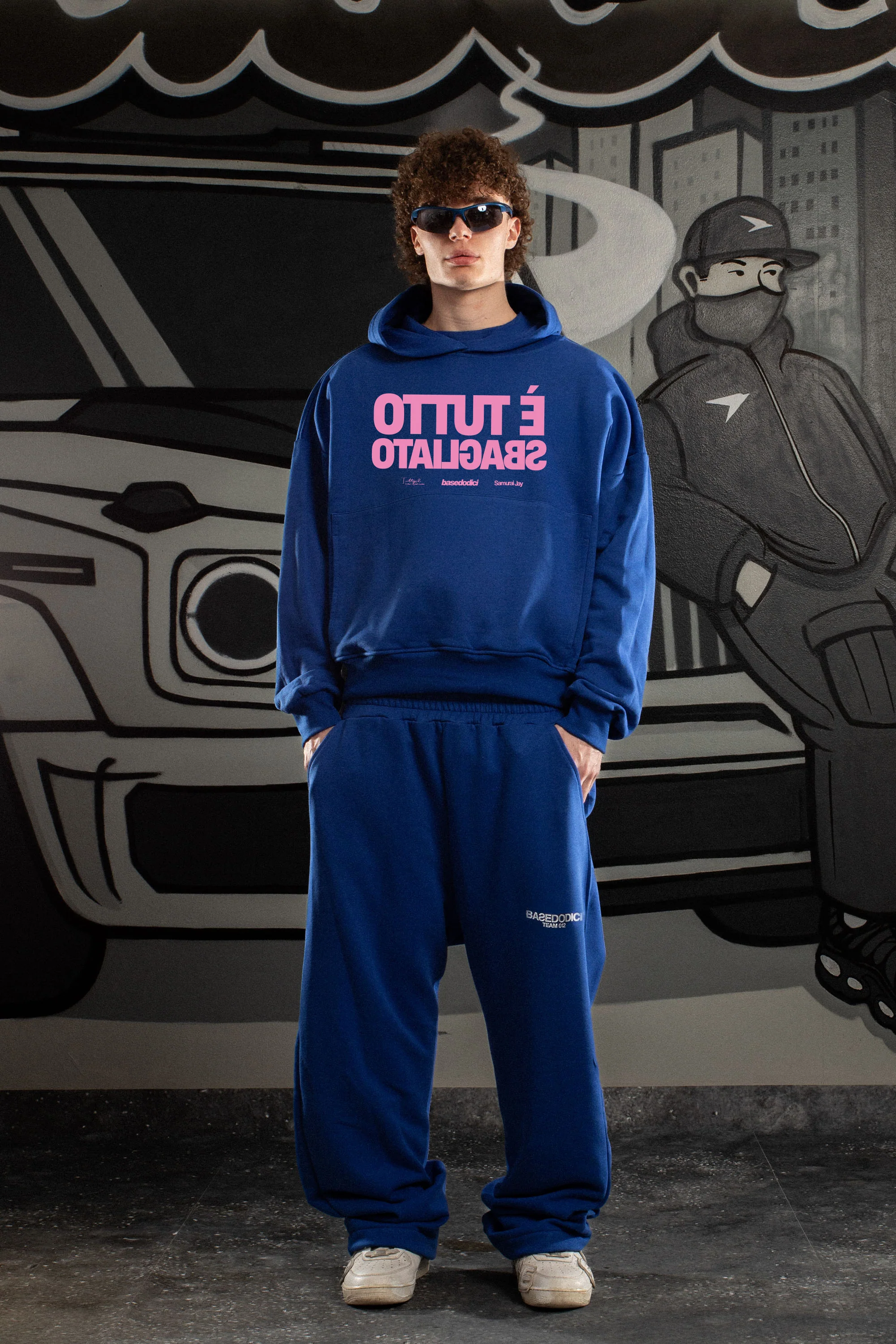 Hoodie "SAMURAIJAYxBASEDODICI" TuttoSbagliato Blue/Pink - Image 4