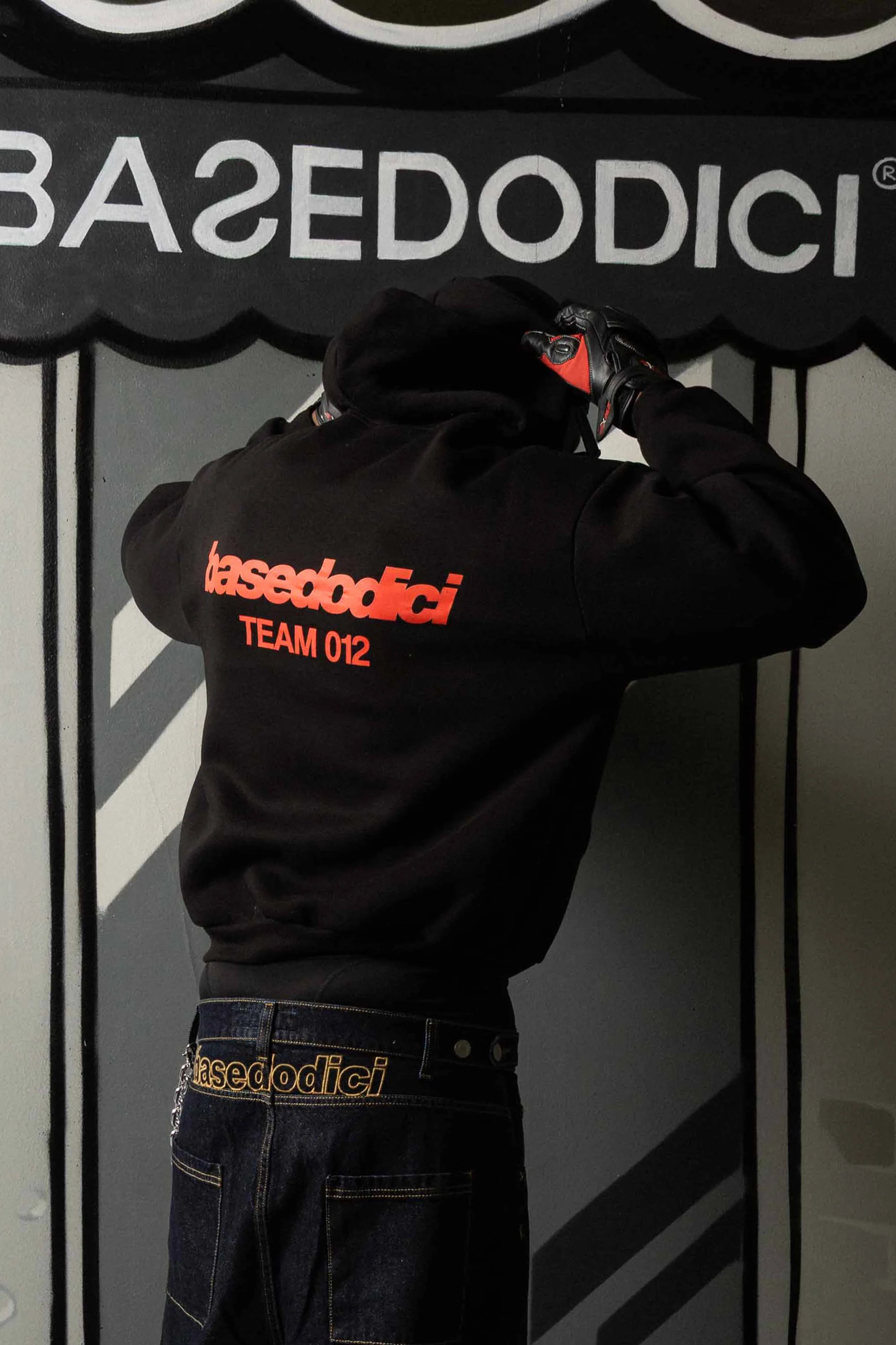 Hoodie "TEAM012" Back Logo Black/Red - Image 2