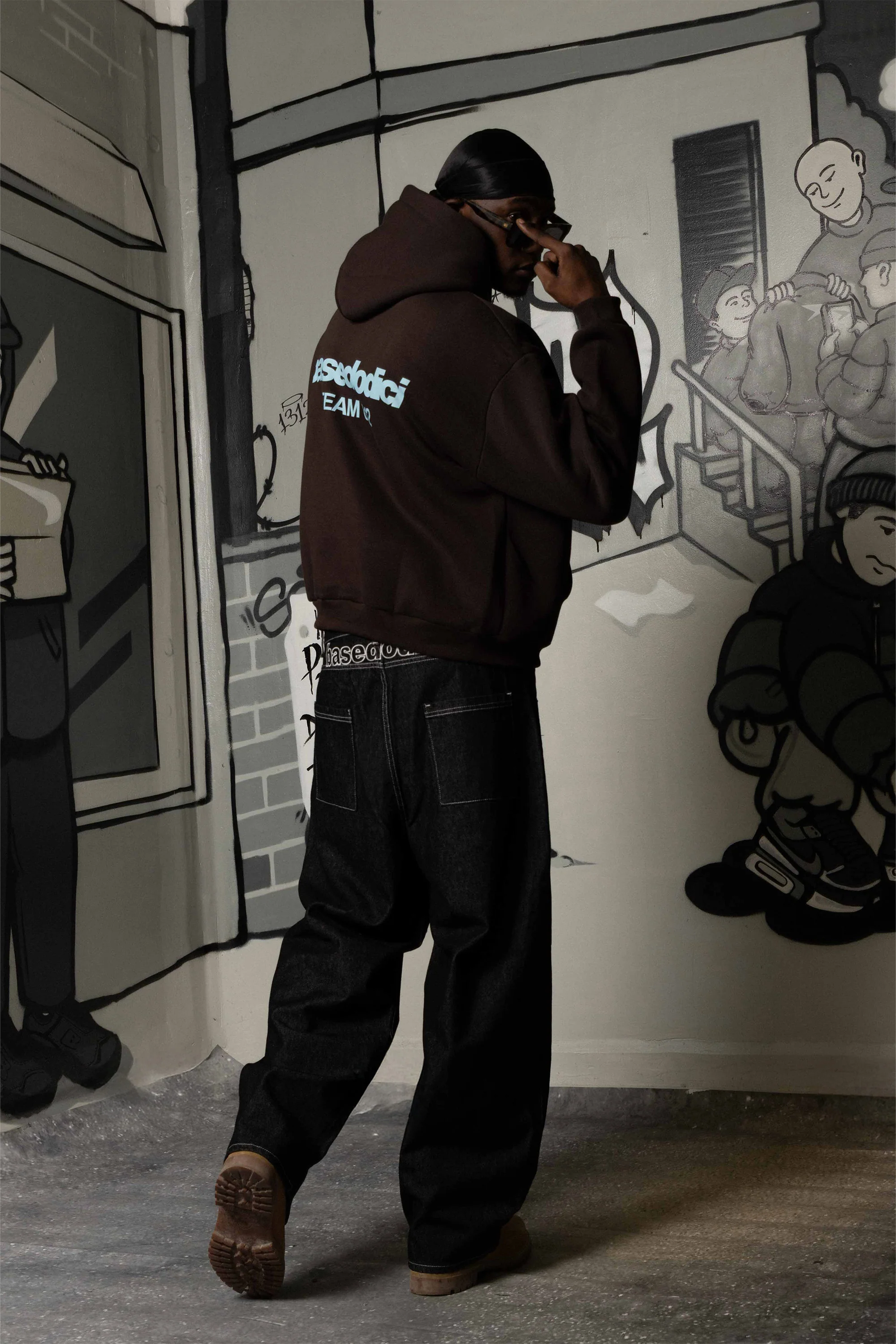 Hoodie "TEAM012" Back Logo Brown/Azure - Image 4