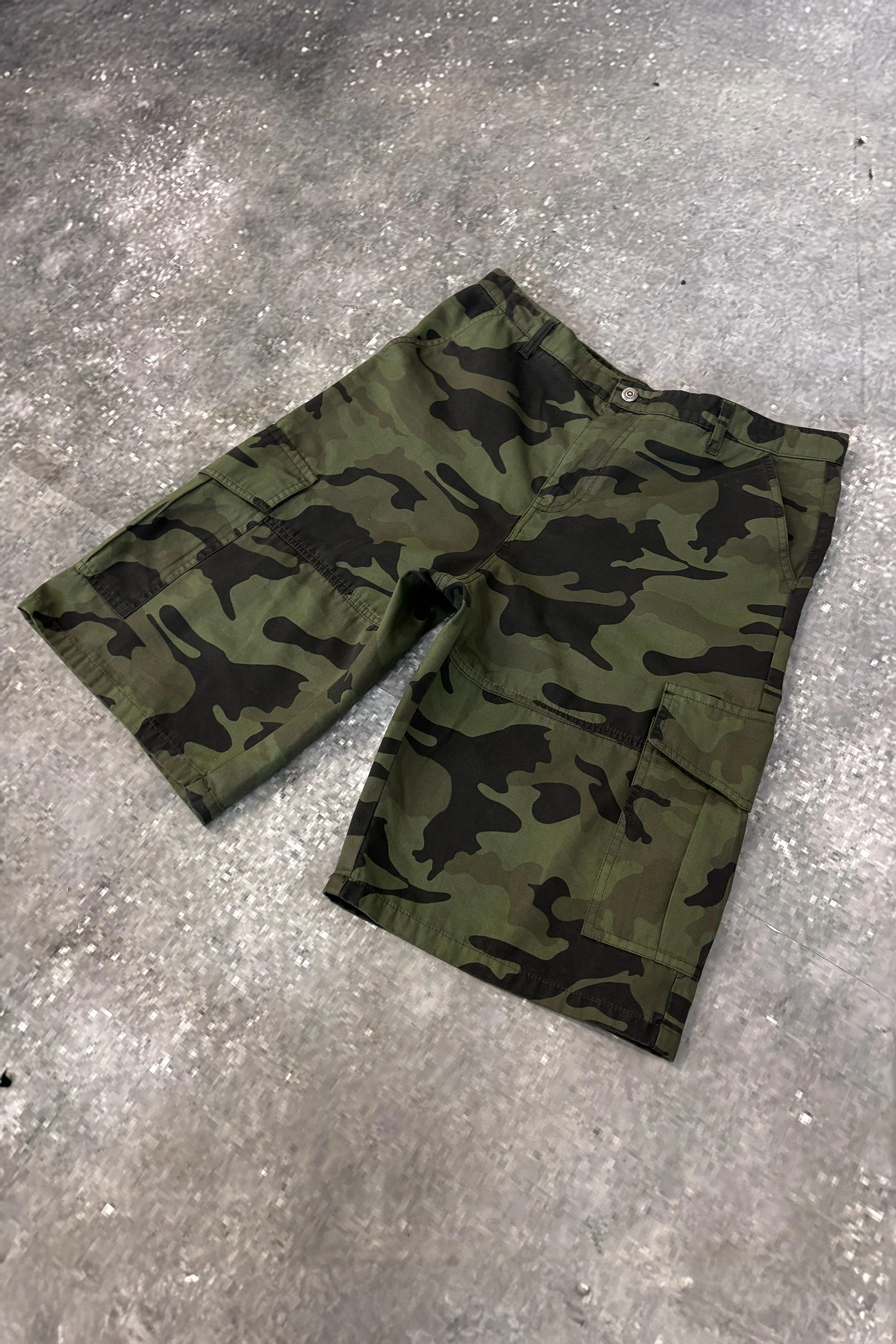 Jorts Cargo "CRUEL SEASON" Camo - Image 6