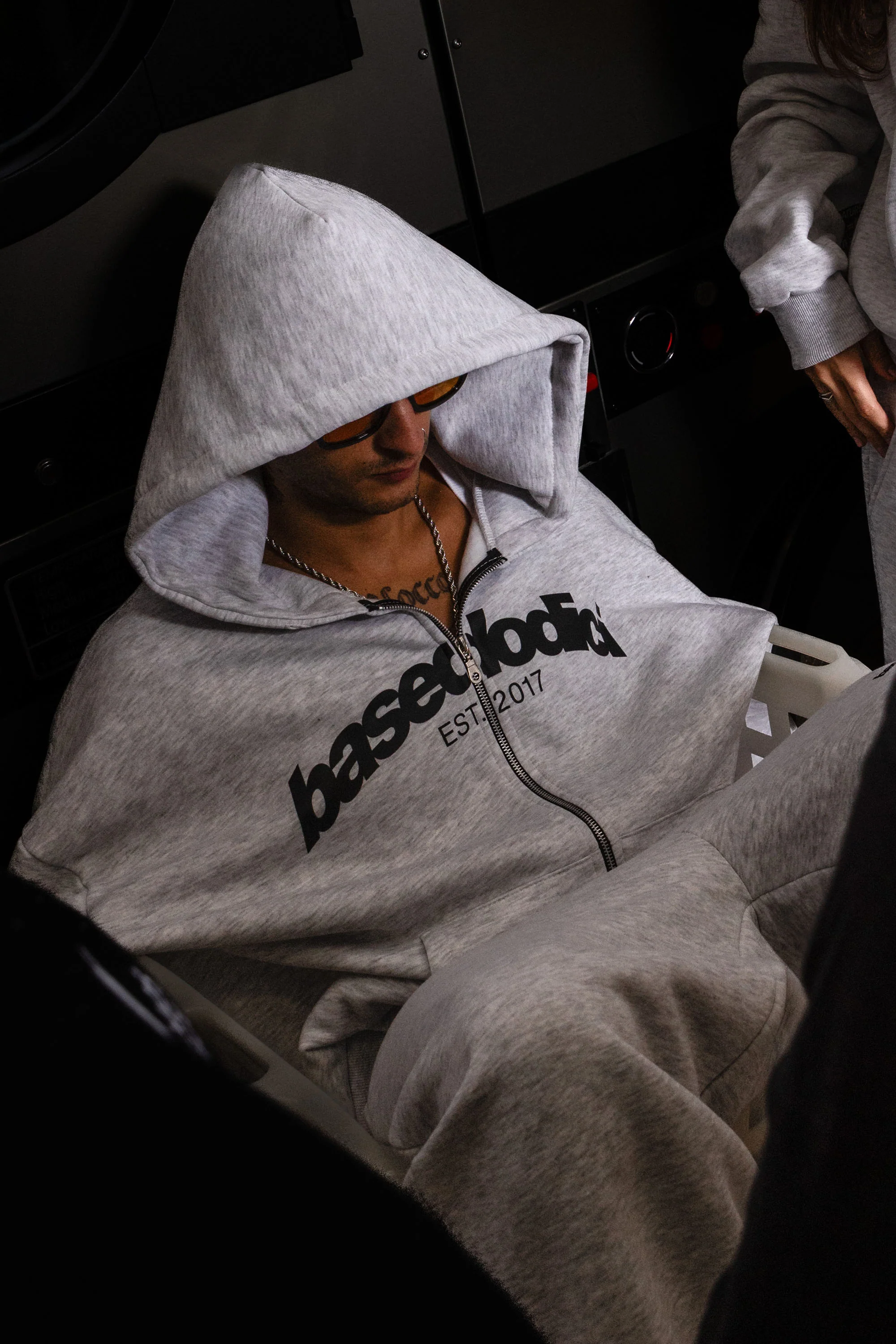 Look "COMFY" Front Logo AshGrey/Black - Image 4