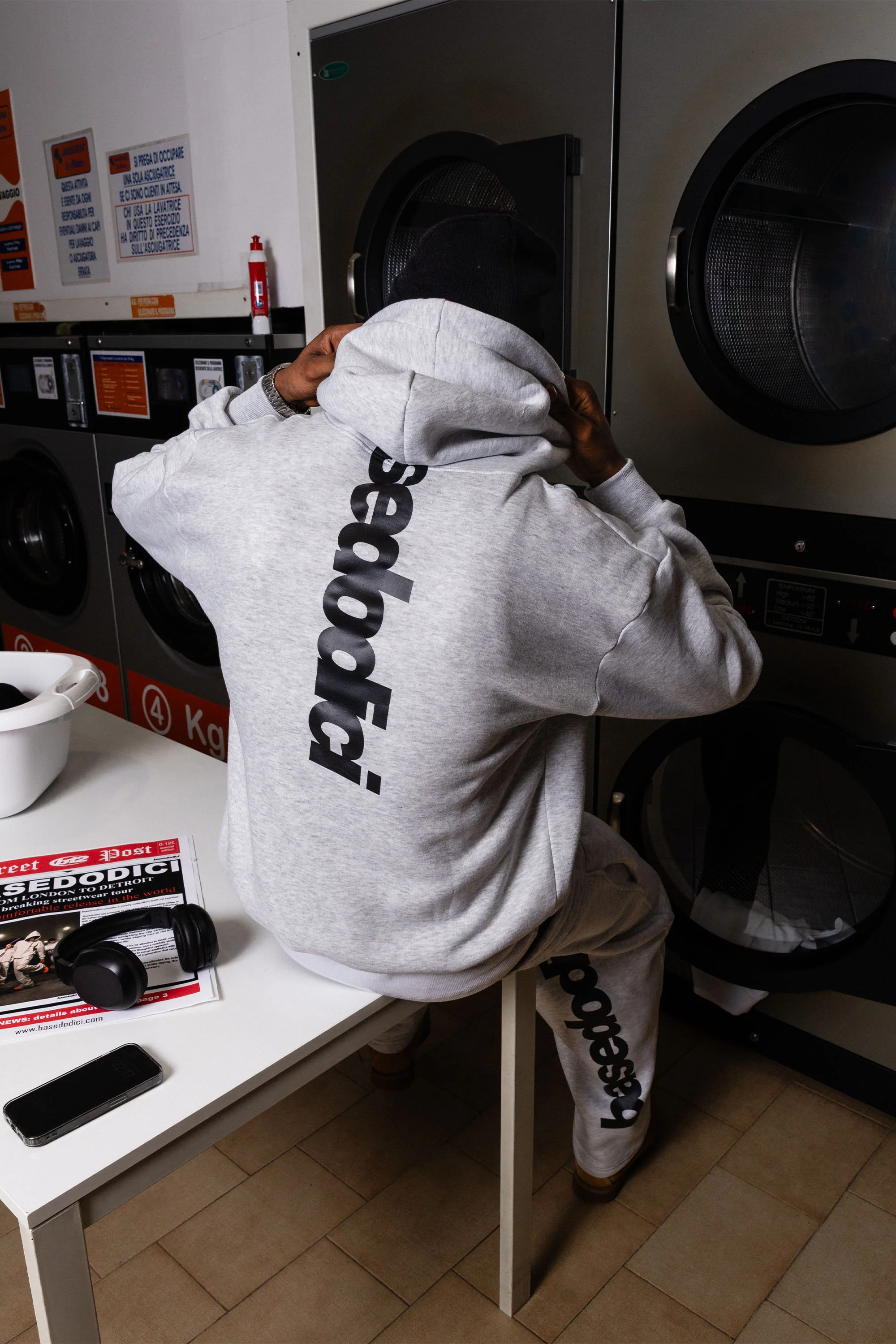 Look "COMFY" Vertical Logo AshGrey/Black - Image 9