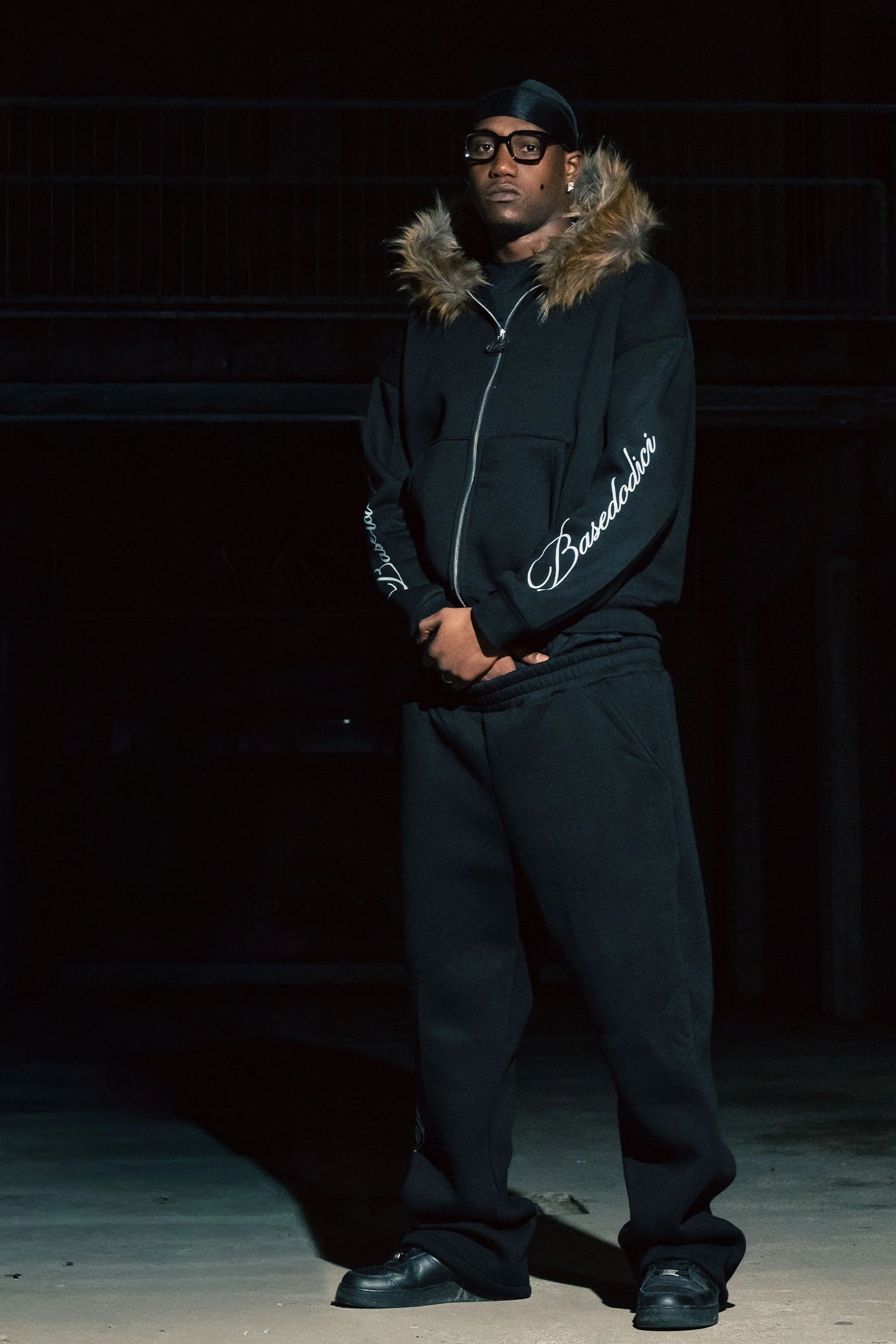 Look "RUDE DIAMOND" Script Black