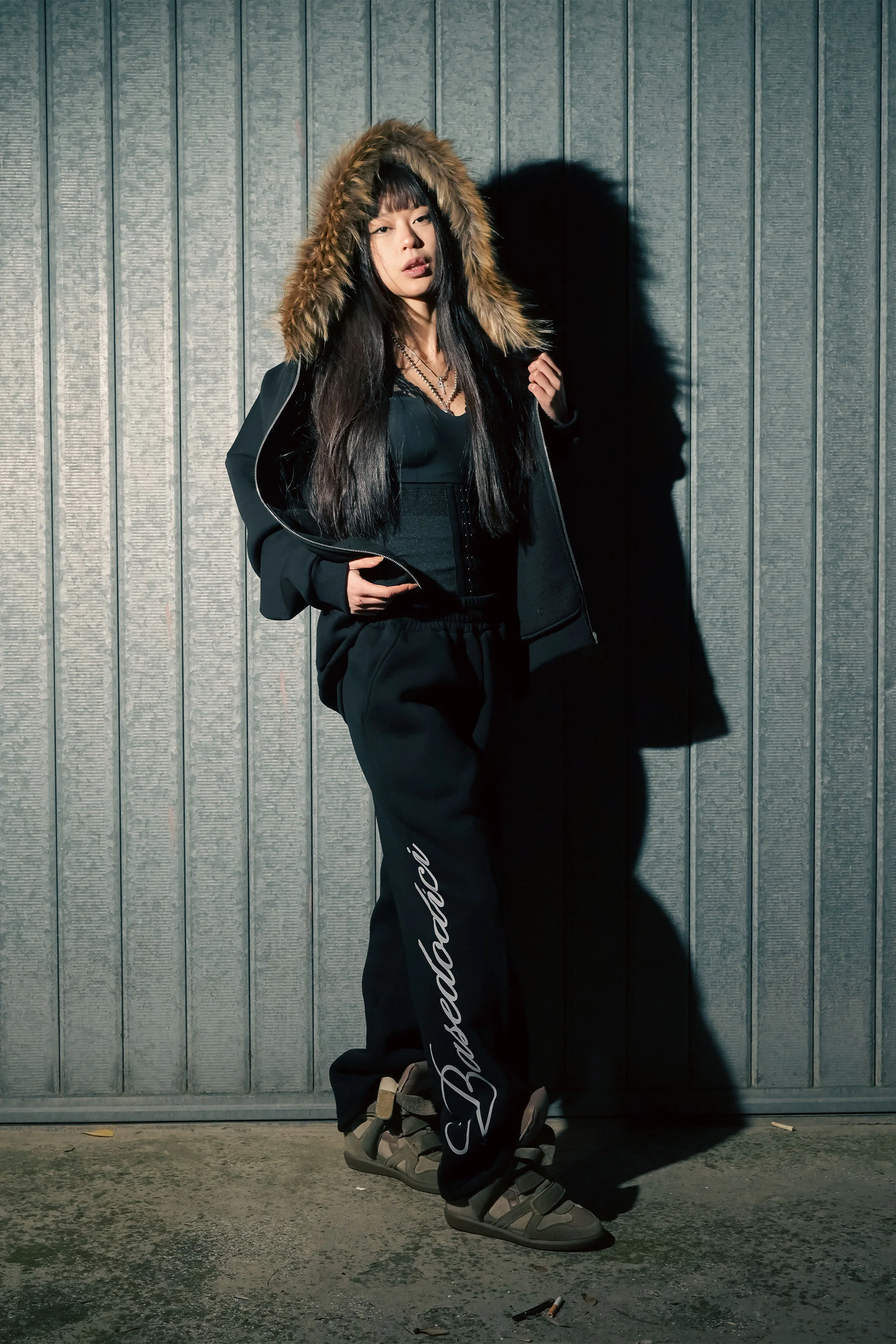 Look "RUDE DIAMOND" Script Black - Image 10