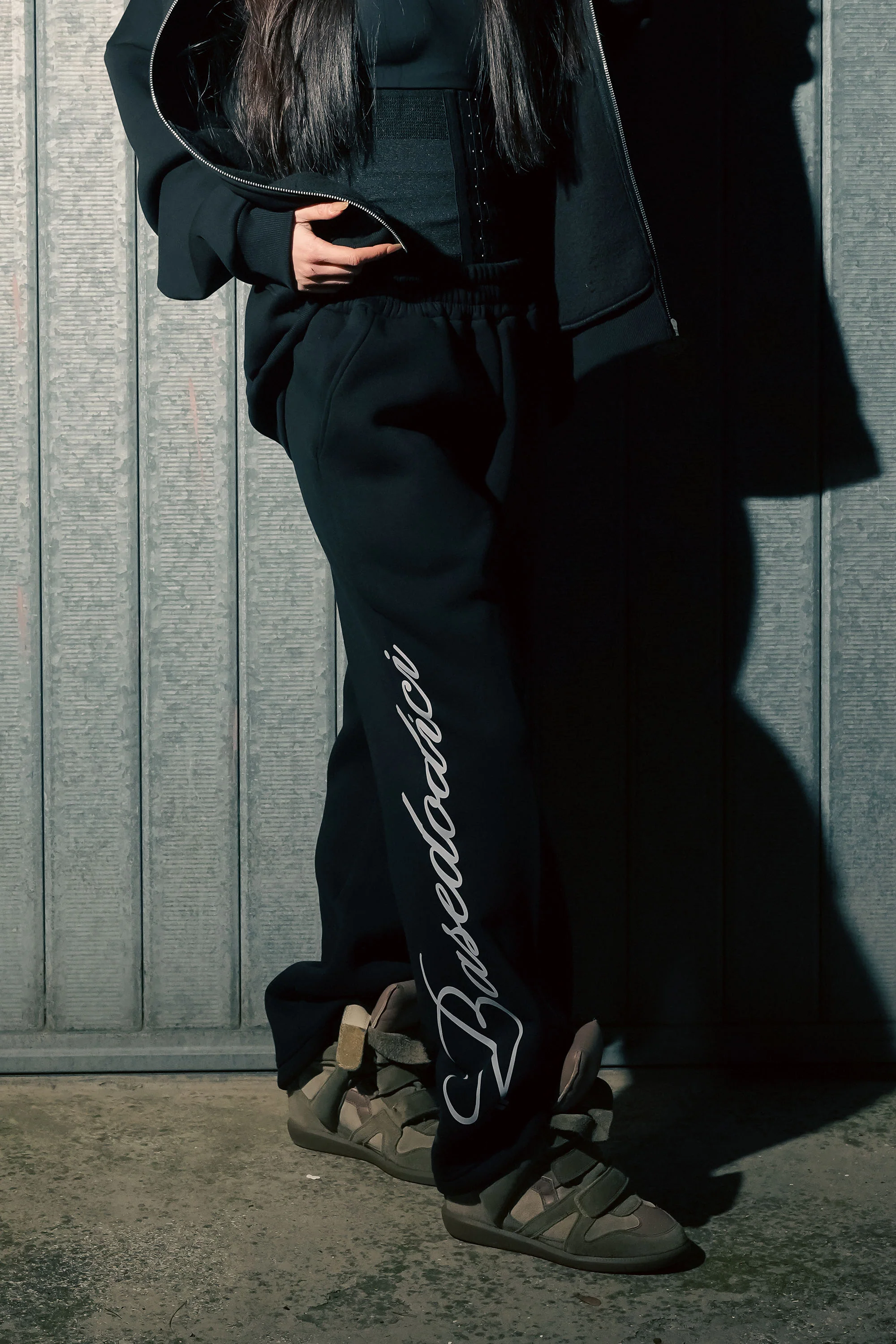 Look "RUDE DIAMOND" Script Black - Image 3