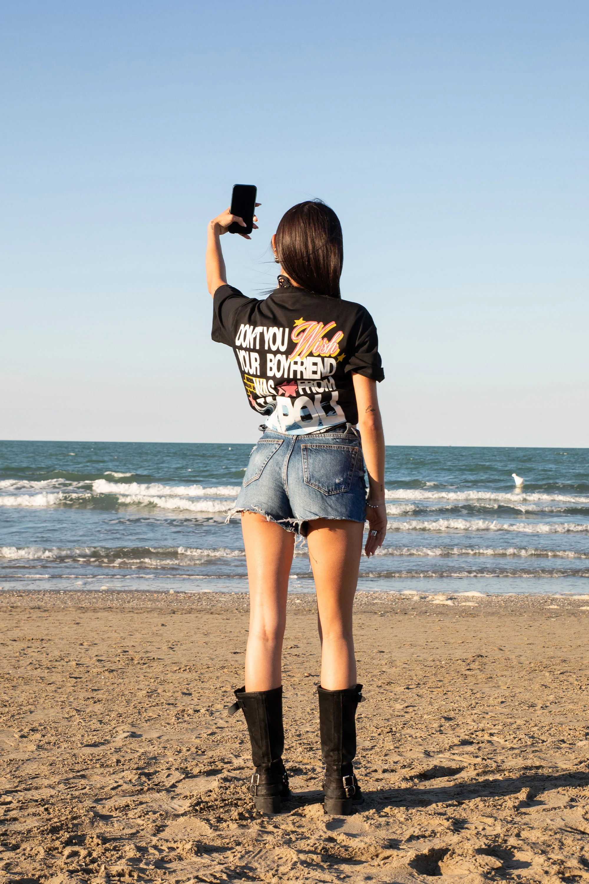 T-Shirt “WISHYOUR” Boyfriend Black/Multi - Image 4